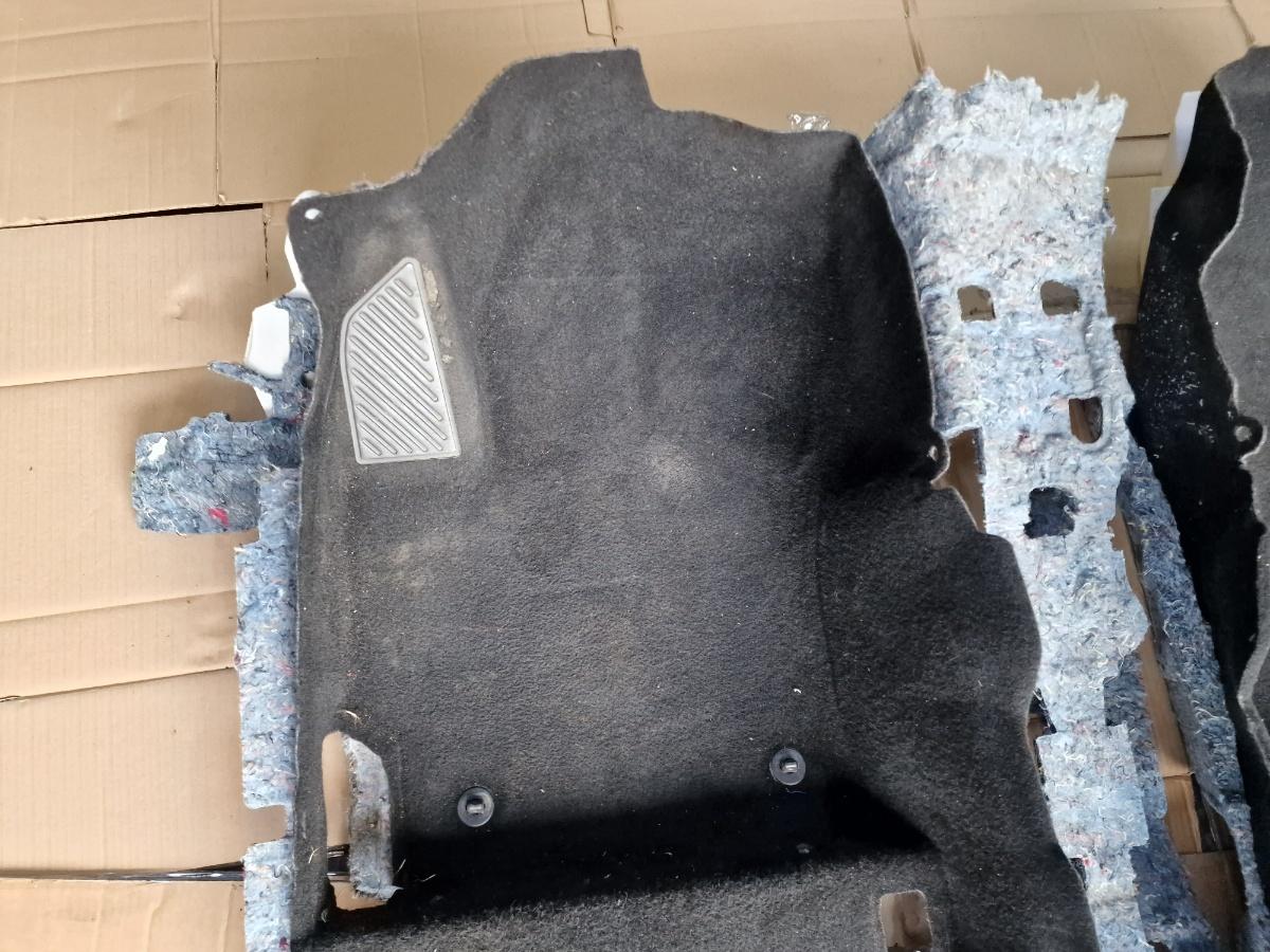 Capitonaj podea TOYOTA COROLLA _E21_ 2018 -> 1.8 Hybrid 2ZR-FXE 5851102230