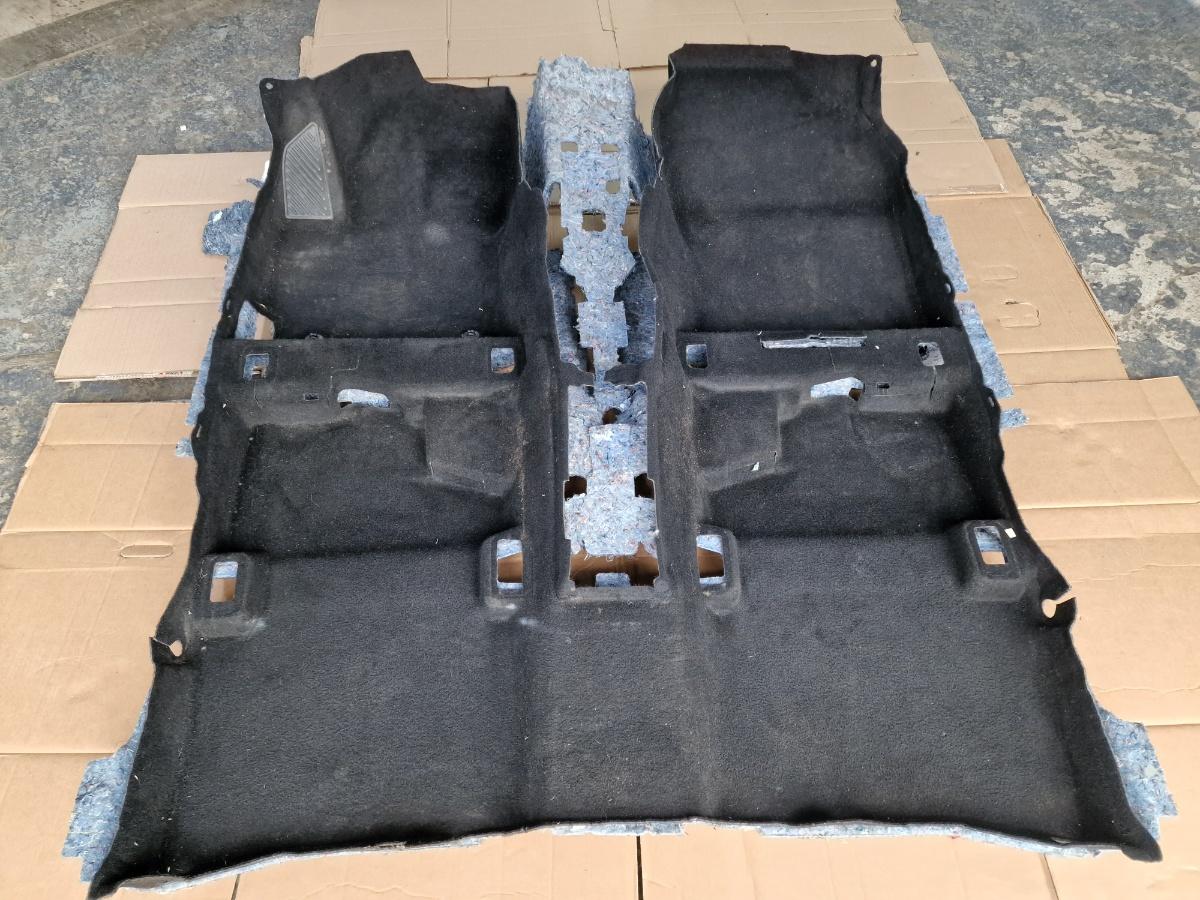 Capitonaj podea TOYOTA COROLLA _E21_ 2018 -> 1.8 Hybrid 2ZR-FXE 5851102230