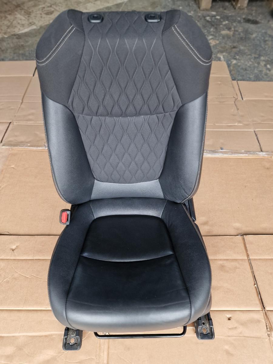 Scaun fata, sofer stanga TOYOTA COROLLA _E21_ 2018 -> 1.8 Hybrid 2ZR-FXE 710740ZY11C3