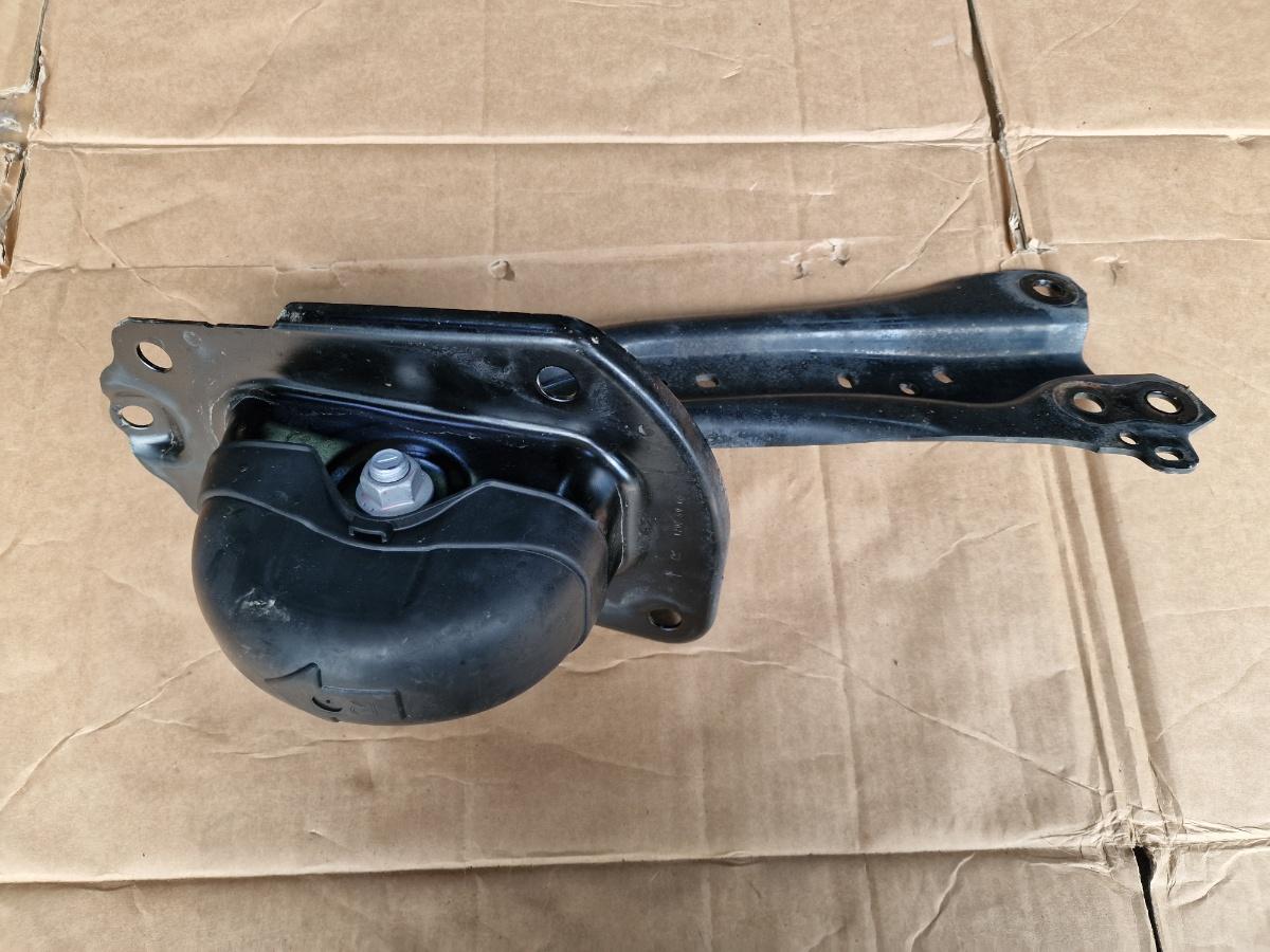 Brat control spate dreapta TOYOTA COROLLA _E21_ 2018 -> 1.8 Hybrid 2ZR-FXE 48760F4010