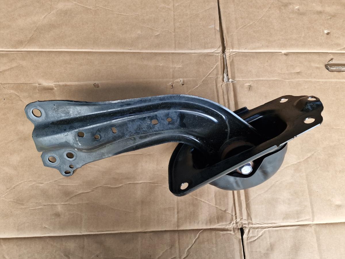 Brat control spate dreapta TOYOTA COROLLA _E21_ 2018 -> 1.8 Hybrid 2ZR-FXE 48760F4010