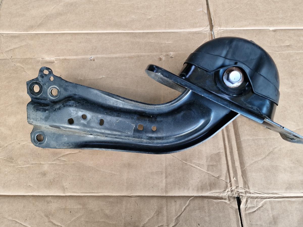 Brat control spate stanga TOYOTA COROLLA _E21_ 2018 -> 1.8 Hybrid 2ZR-FXE 48780F4010