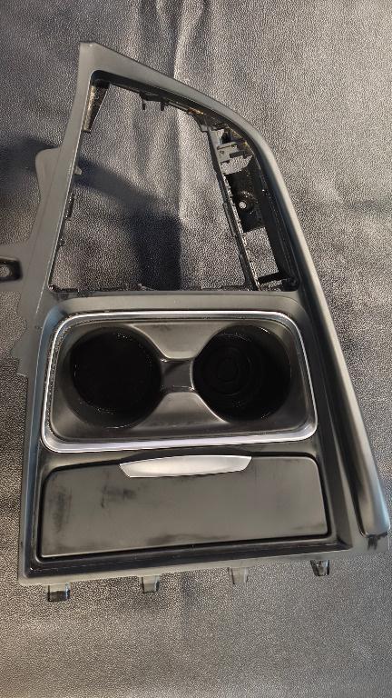 Suport pahare bmw f30 f31 f32 f33 f34 f36 seria 3 seria 4 51169218925 9218925 105027852 584507 105048744 82197