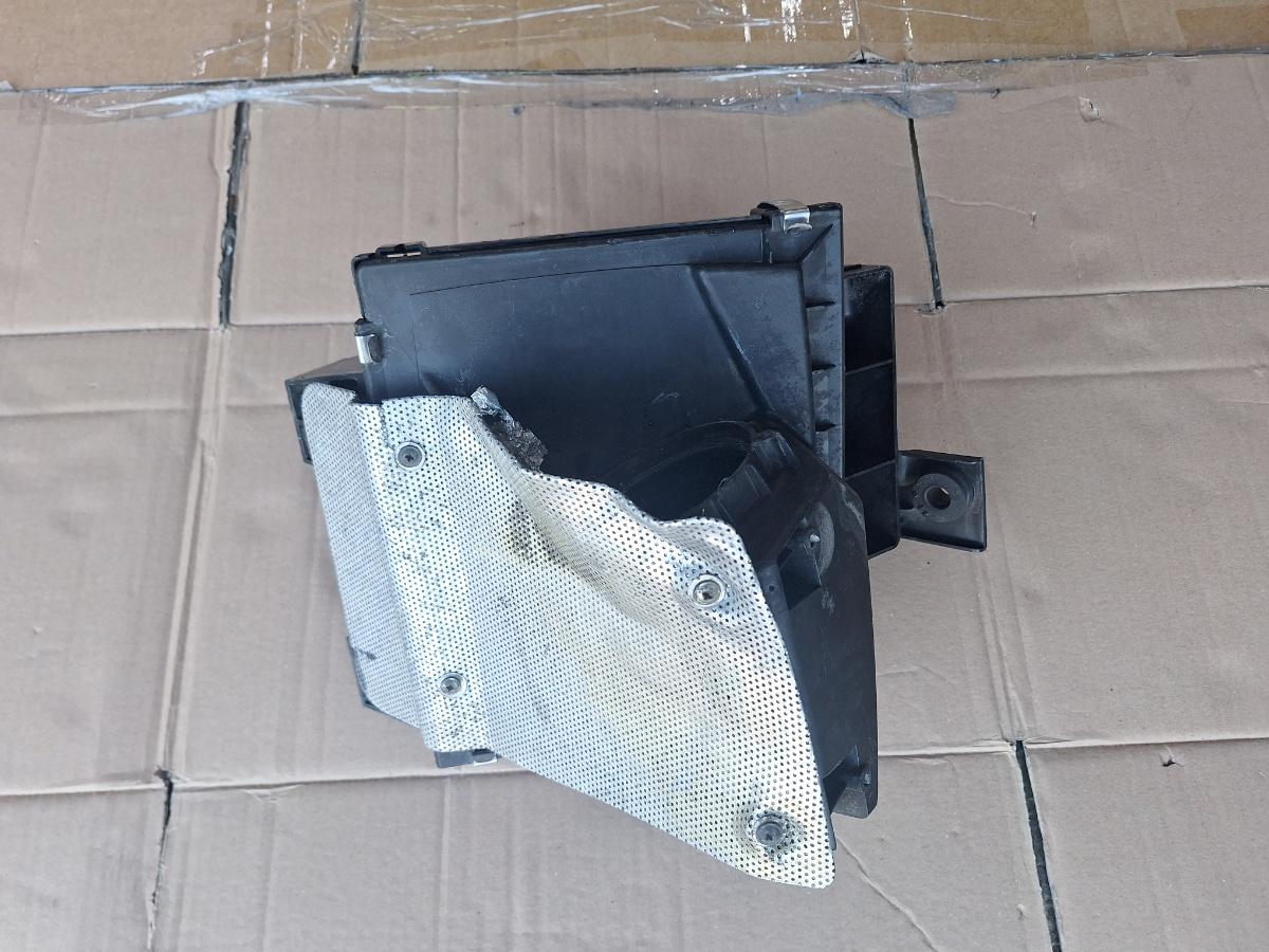 Carcasa filtru de aer VOLKSWAGEN PASSAT Variant 3B6 2000 - 2005 1.9 TDI AVF, AWX 3B0129607Q