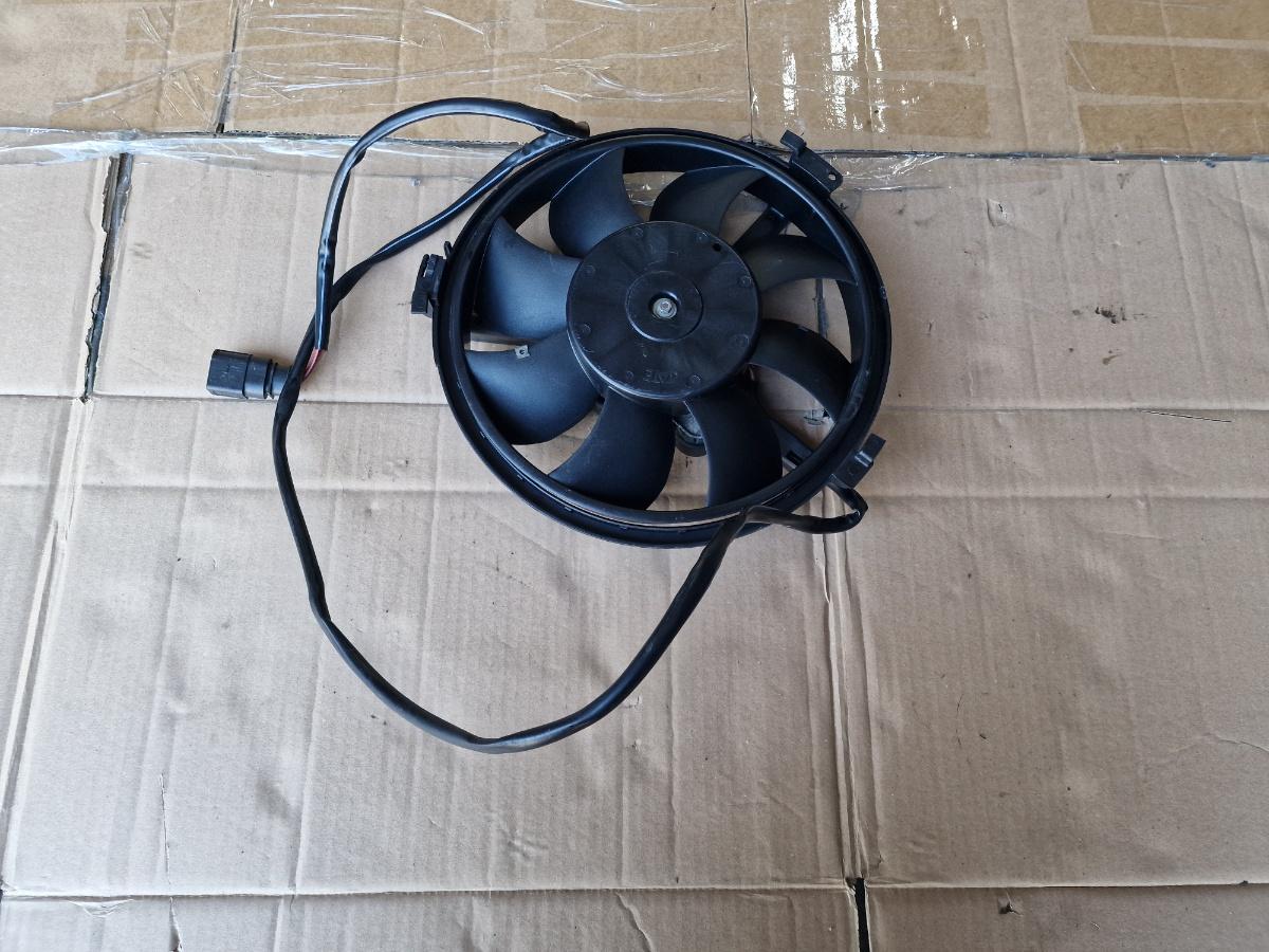 Ventilator AC (condensator) VOLKSWAGEN PASSAT Variant 3B6 2000 - 2005 1.9 TDI AVF, AWX 8D0959455R