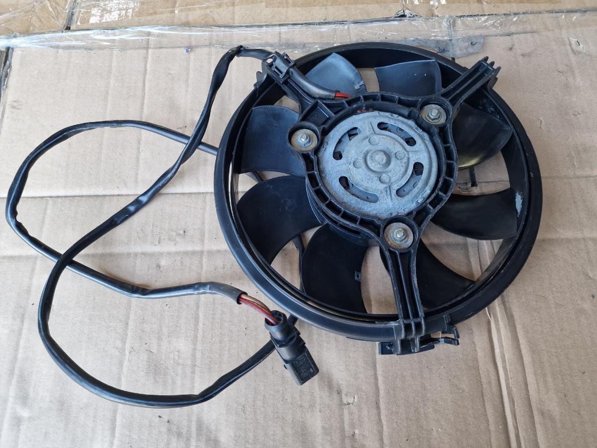 Ventilator AC (condensator) VOLKSWAGEN PASSAT Variant 3B6 2000 - 2005 1.9 TDI AVF, AWX 8D0959455R