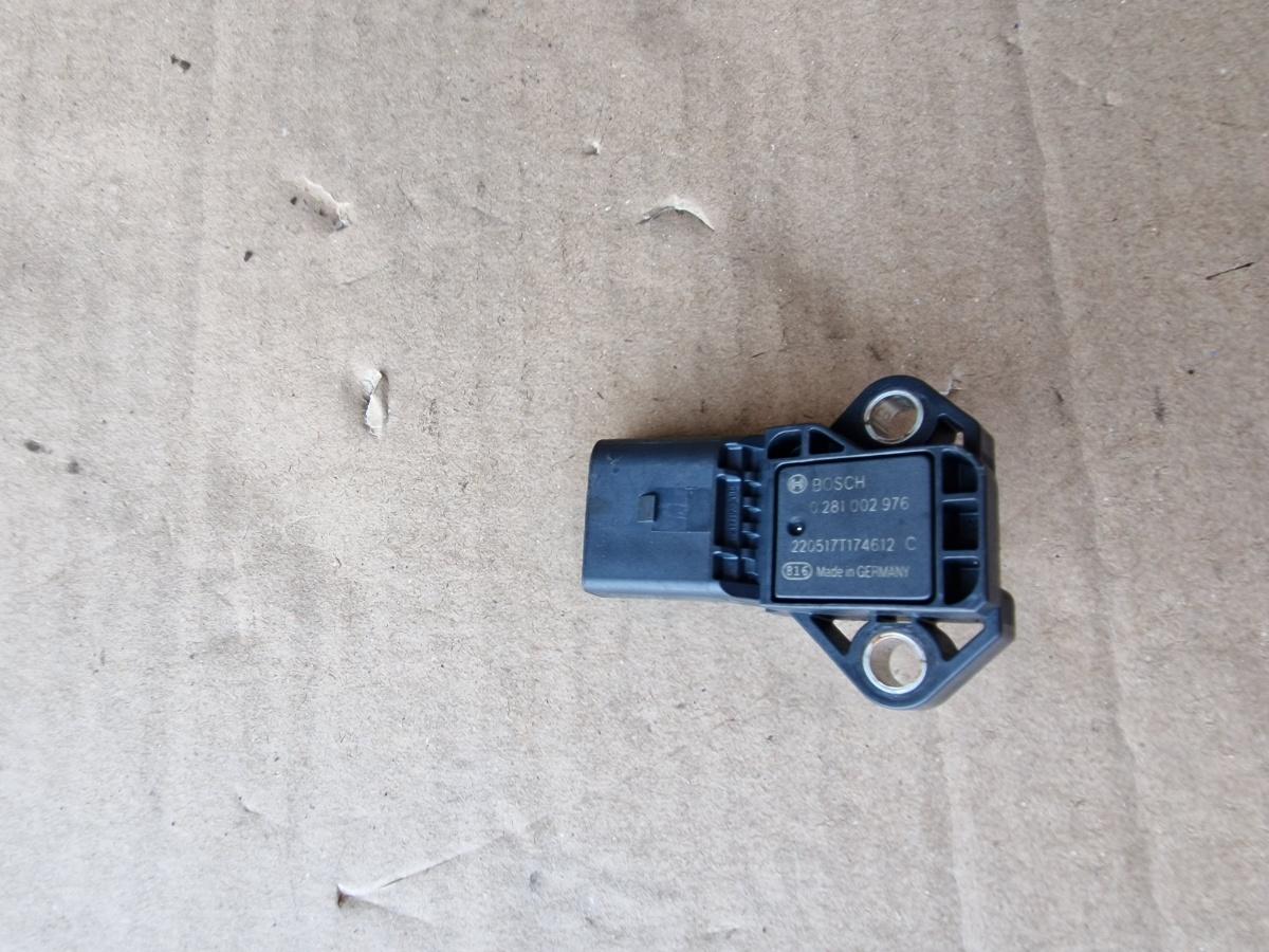 Senzor de presiune aer VOLKSWAGEN PASSAT Variant 3B6 2000 - 2005 1.9 TDI AVF, AWX BOSCH 0281002976 038906051C