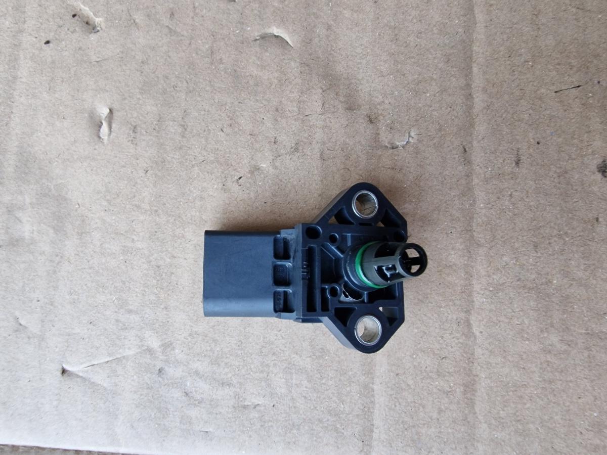 Senzor de presiune aer VOLKSWAGEN PASSAT Variant 3B6 2000 - 2005 1.9 TDI AVF, AWX BOSCH 0281002976 038906051C