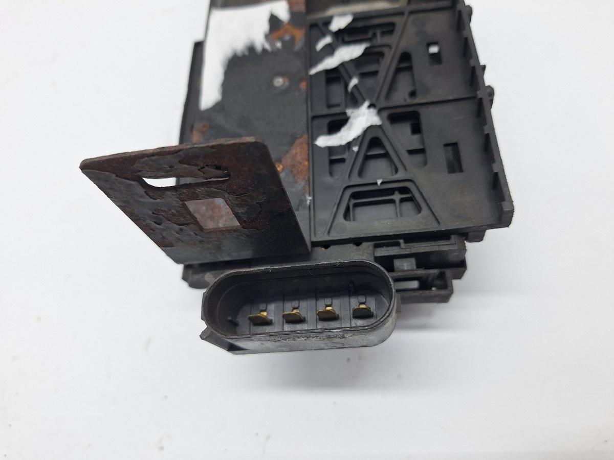 Panou sigurante VOLKSWAGEN POLO 6N1 1994 - 1999 1.0 50 AER, ALL 6X0937550B