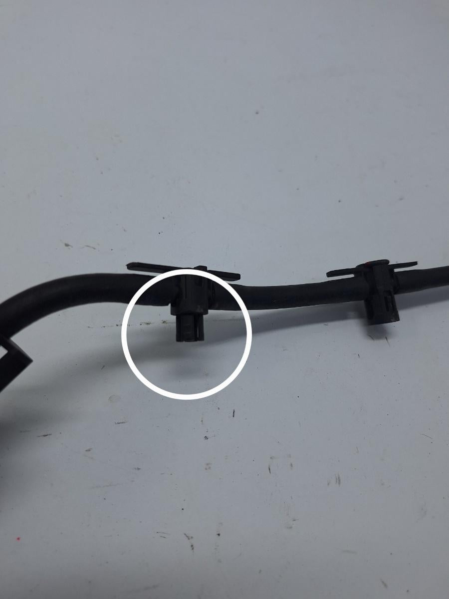 Furtun retur combustibil AUDI A4 IV Avant 8K5, B8 2007 - 2015 2.0 TDI CAGA, CJCA, CMEA, CMFA 03L130235K