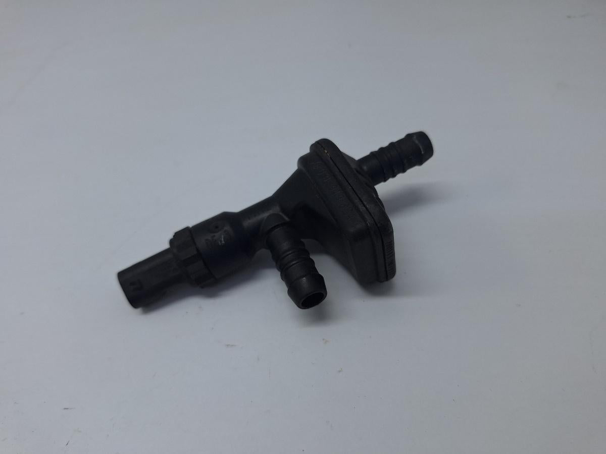 Senzor temperatura combustibil VOLKSWAGEN PASSAT Variant 3C5 2005 - 2011, VOLKSWAGEN TOURAN 1T3 2010 - 2015 2.0 TDI CFHC VAG 03L919824C