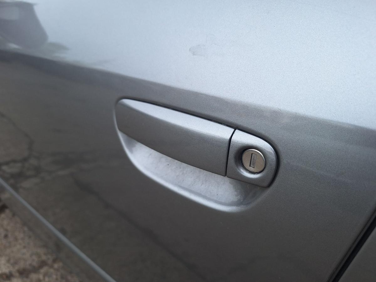 Maner exterior portiera fata stanga AUDI A4 II 8E2, B6 2000 - 2005 1.9 TDI AVB 8E1837207
