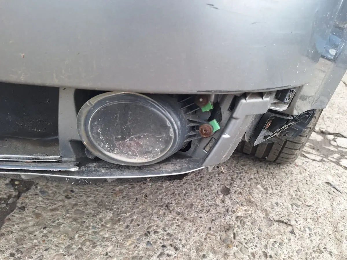 Lampa ceata fata stanga AUDI A4 II 8E2, B6 2000 - 2005 1.9 TDI AVB 8E0941699B