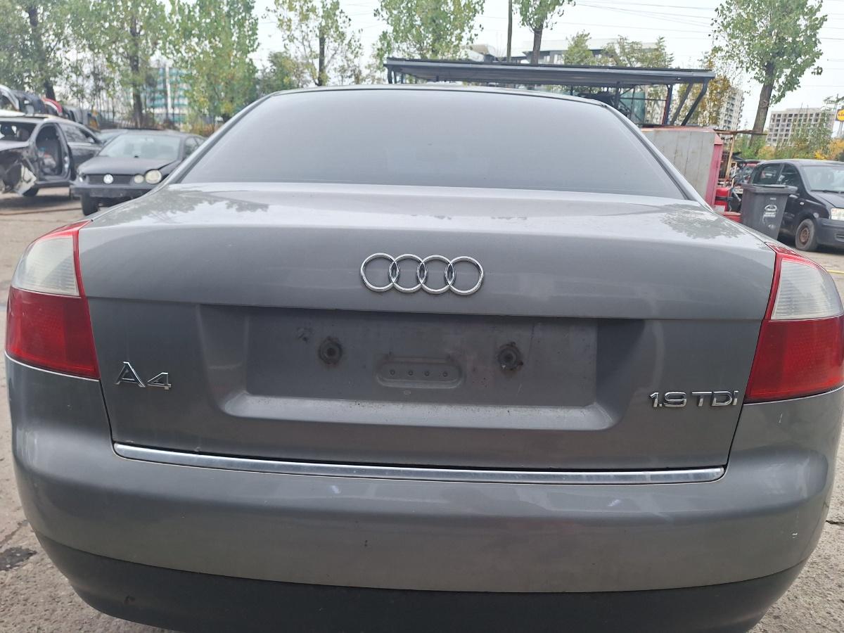 Capota Portbagaj AUDI A4 II 8E2, B6 2000 - 2005 1.9 TDI AVB 8E5827023D