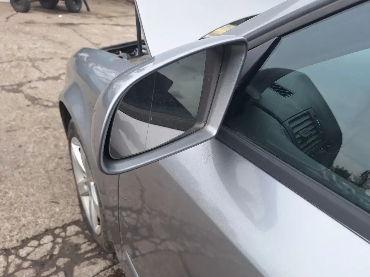 Oglinda laterala electrica portiera fata stanga AUDI A4 II 8E2, B6 2000 - 2005 1.9 TDI AVB 8E1858531AA