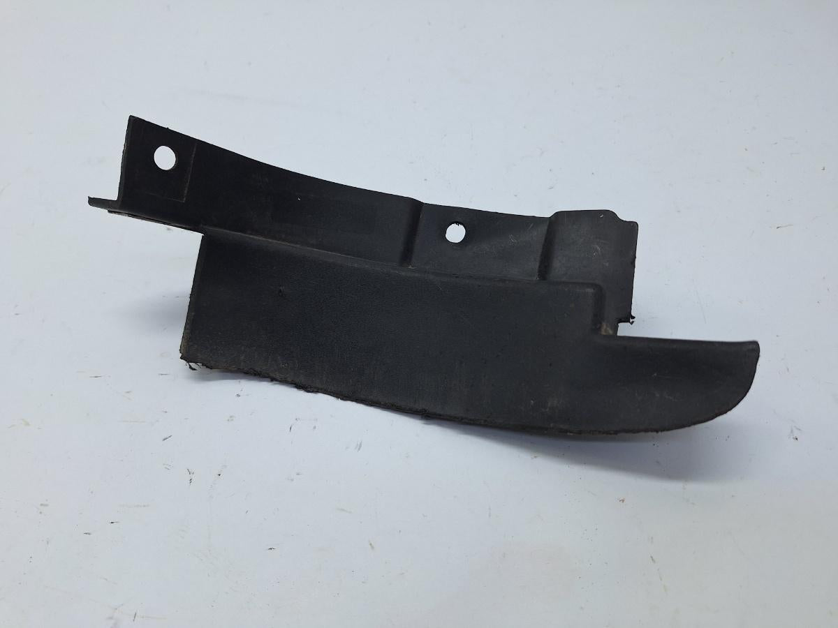 Aparatori noroi spate dreapta AUDI A4 II Avant 8E5, B6 2000 - 2005 1.9 TDI AVF, AWX 8E0859834