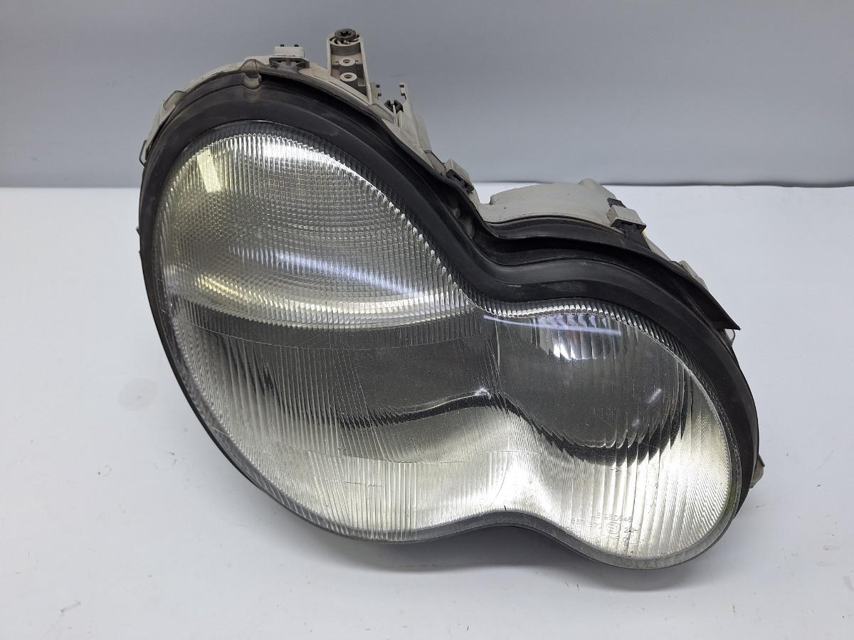 Far dreapta MERCEDES-BENZ C-CLASS II W203 2000 - 2007 2.2 C 200 CDI OM 611.962 AUTOMOTIVE 0301166602 A2038200861