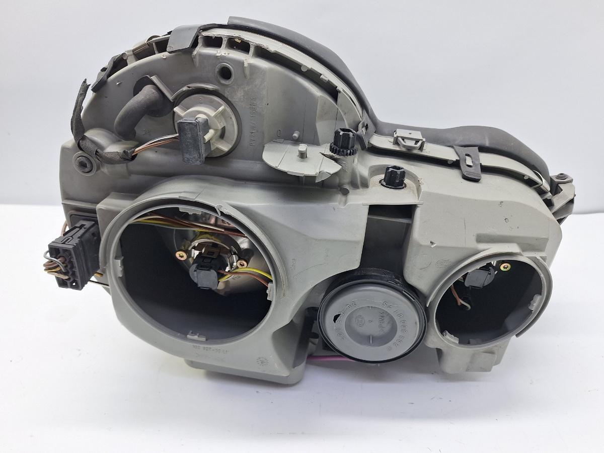 Far stanga MERCEDES-BENZ E-CLASS II W210 1995 - 2003 2.2 E 200 CDI OM 611.961 HELLA 150607-00