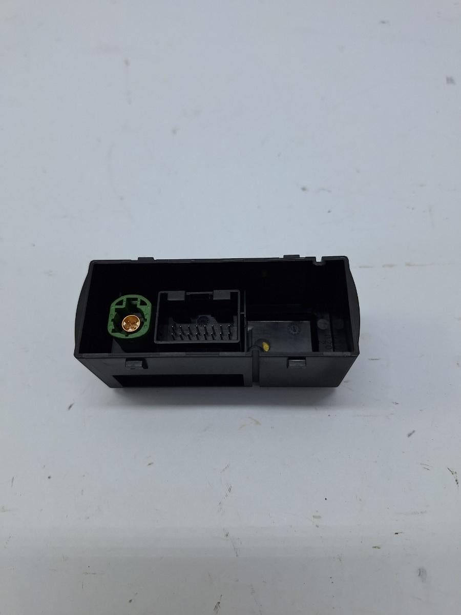 Conector priza USB AUDI A3 Sportback 8VA, 8VF 2012 -> 1.6 TDI CLHA 8V0035736