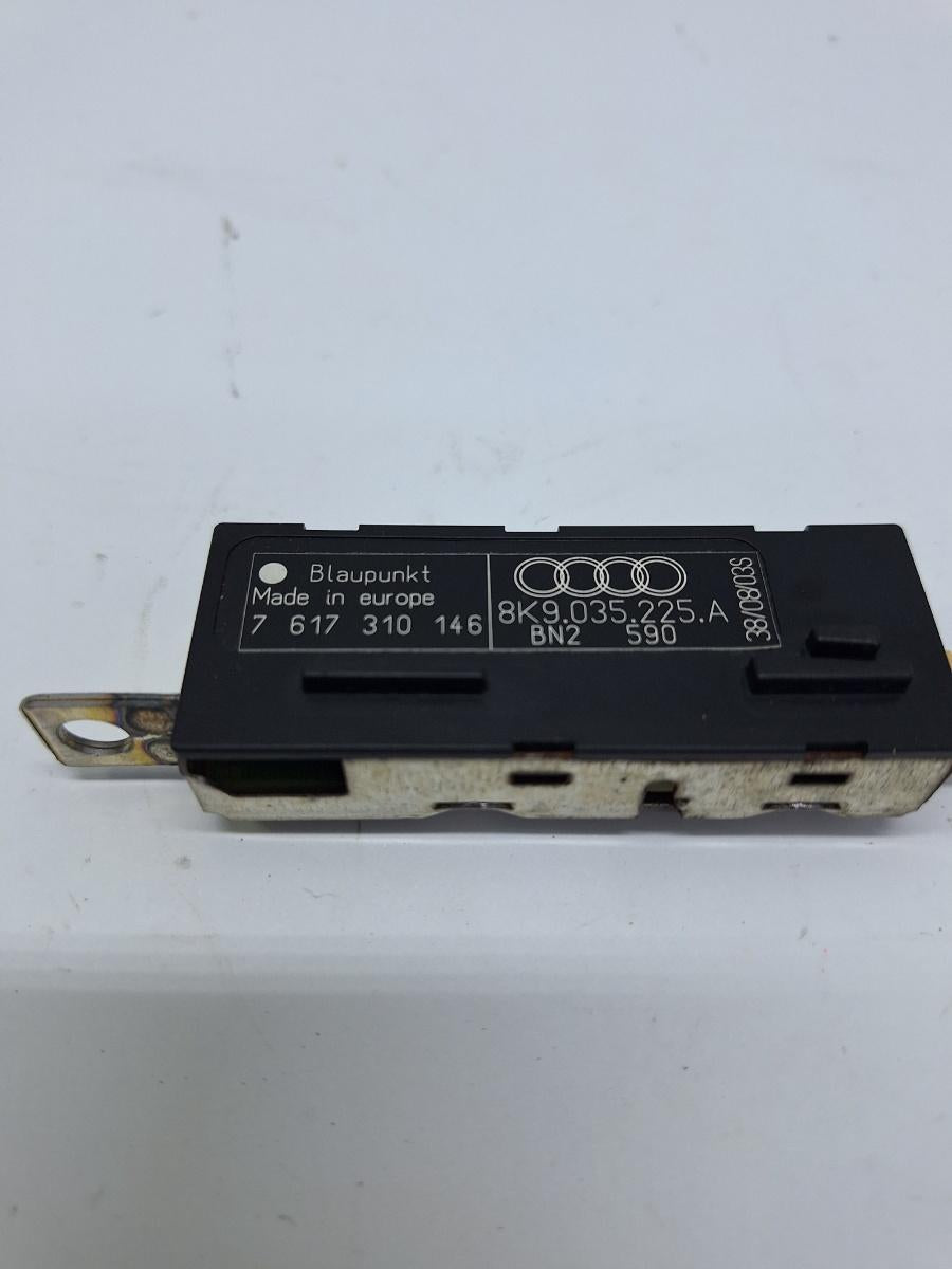 Antena GPS AUDI A4 IV Avant 8K5, B8 2007 - 2015 2.0 TDI CJCD, CMFB, CSUA VAG 8K9035225A