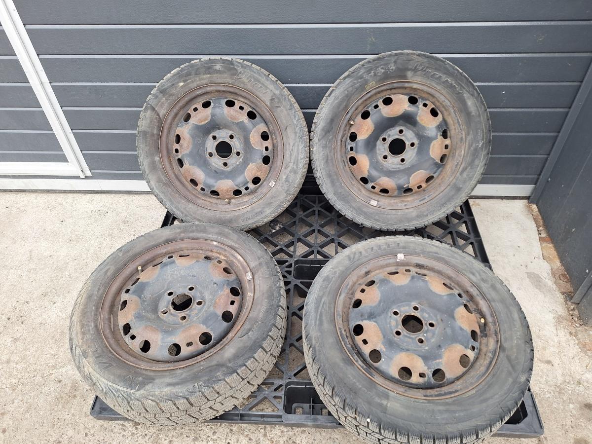 Jante din otel R15 cu anvelope de iarna 195 / 55 SKODA RAPID II NH3 2012 - 2020 6Q0601027M 5x100