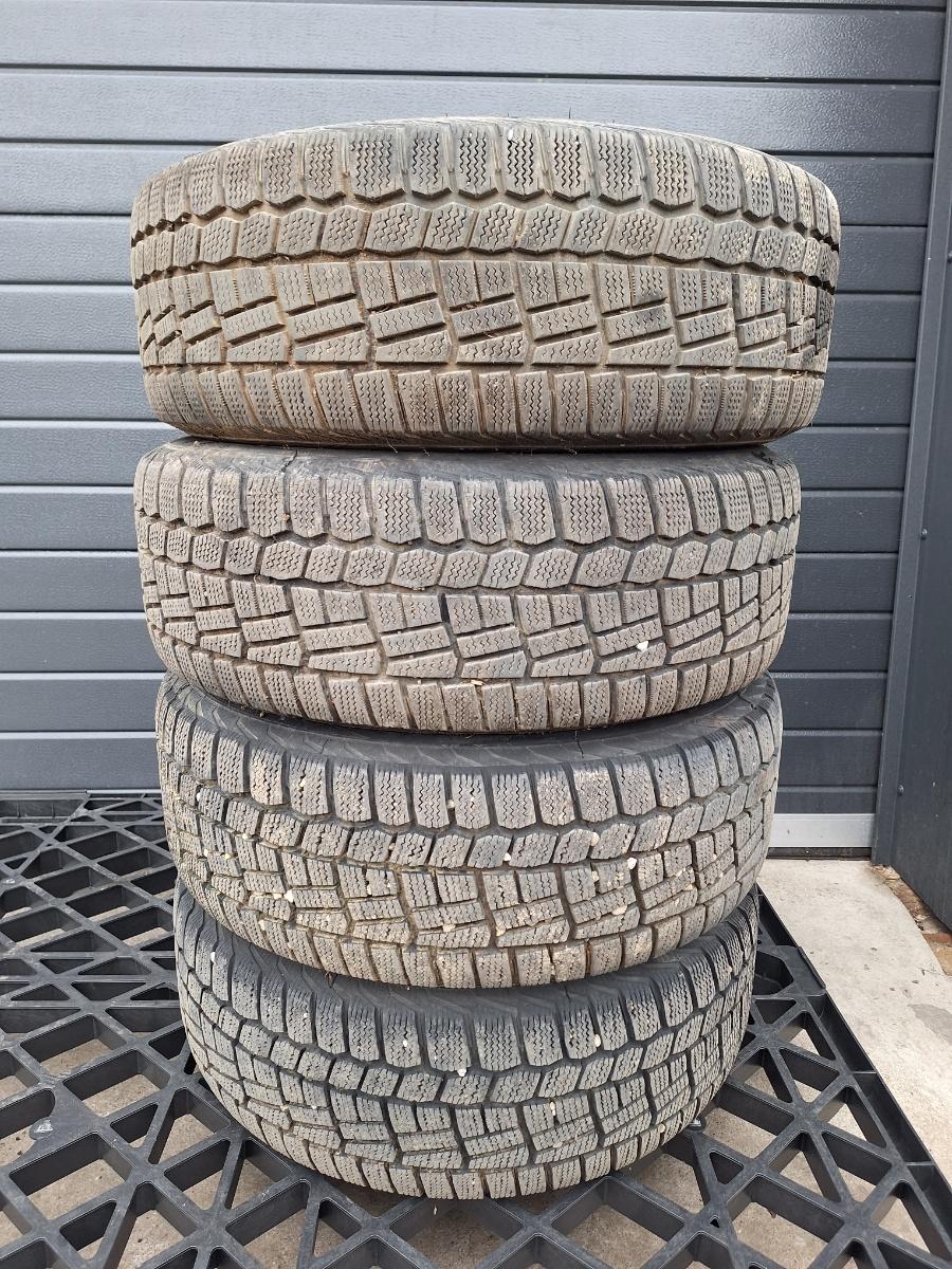 Jante din otel R15 cu anvelope de iarna 195 / 55 SKODA RAPID II NH3 2012 - 2020 6Q0601027M 5x100