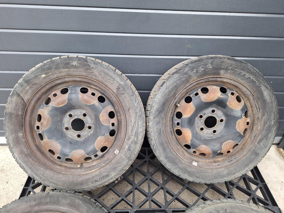 Jante din otel R15 cu anvelope de iarna 195 / 55 SKODA RAPID II NH3 2012 - 2020 6Q0601027M 5x100
