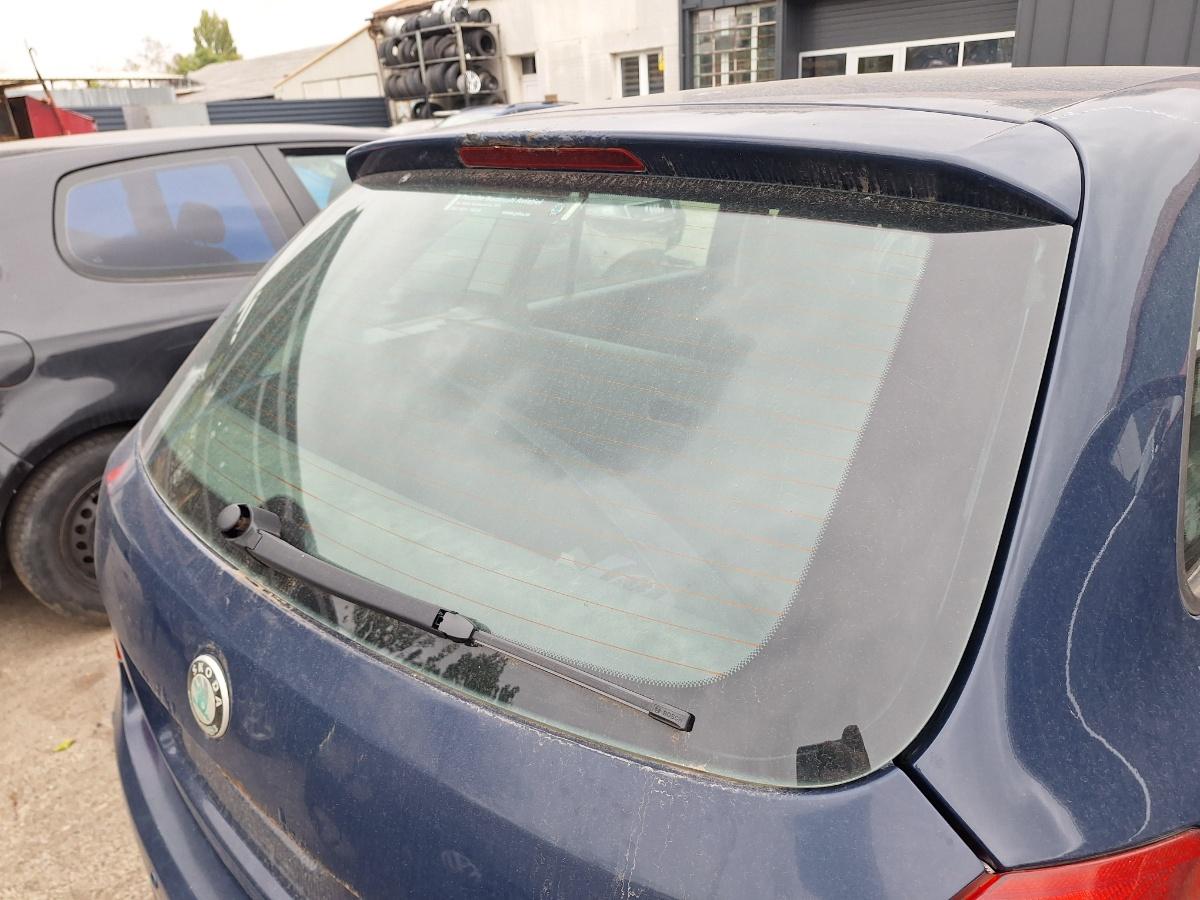 Geam luneta spate SKODA FABIA Combi 545 2007 - 2014 1.6 TDI CAYB AGC 5J9845049A