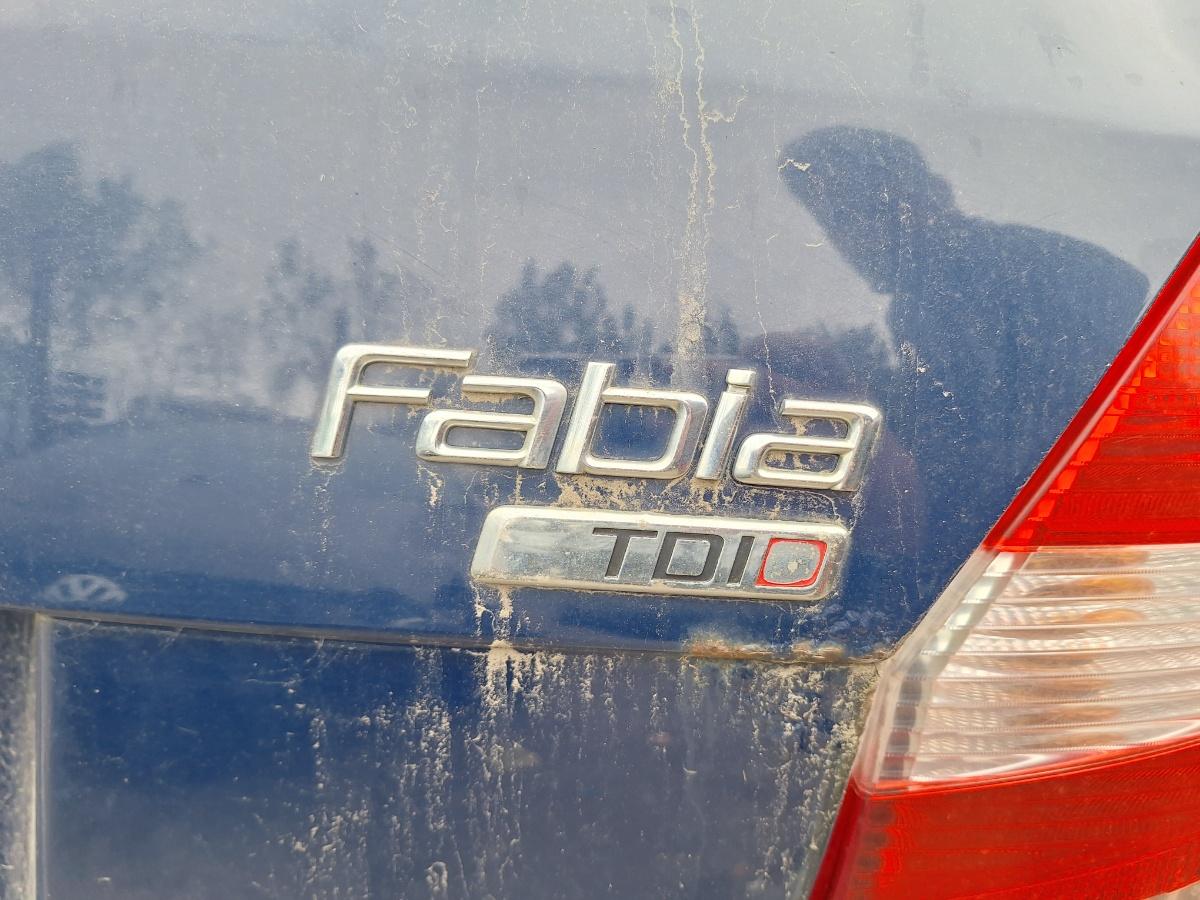 Sigla / Emblema spate SKODA FABIA Combi 545 2007 - 2014 1.6 TDI CAYB 5J0853573