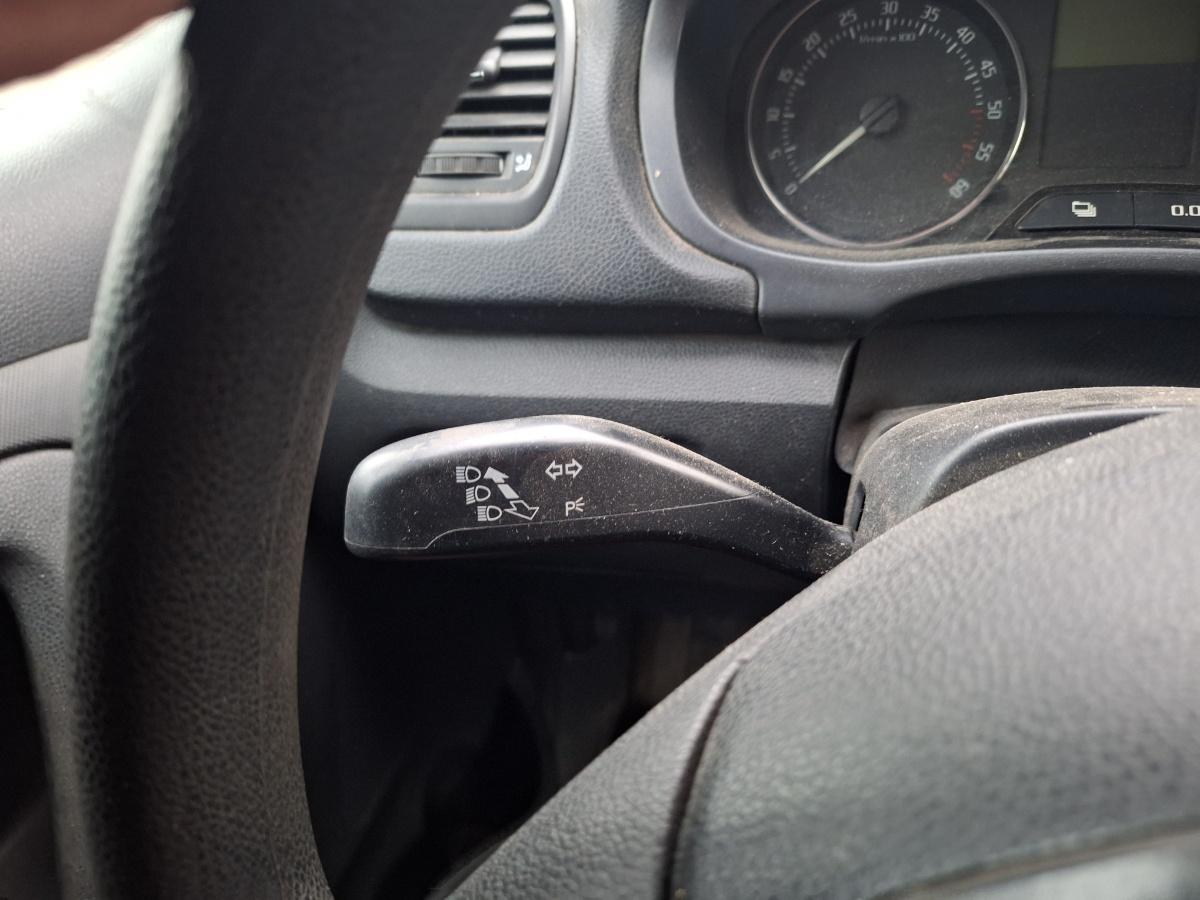 Maneta stergatoare lampa de semnalizare cu BC SKODA FABIA Combi 545 2007 - 2014 1.6 TDI CAYB