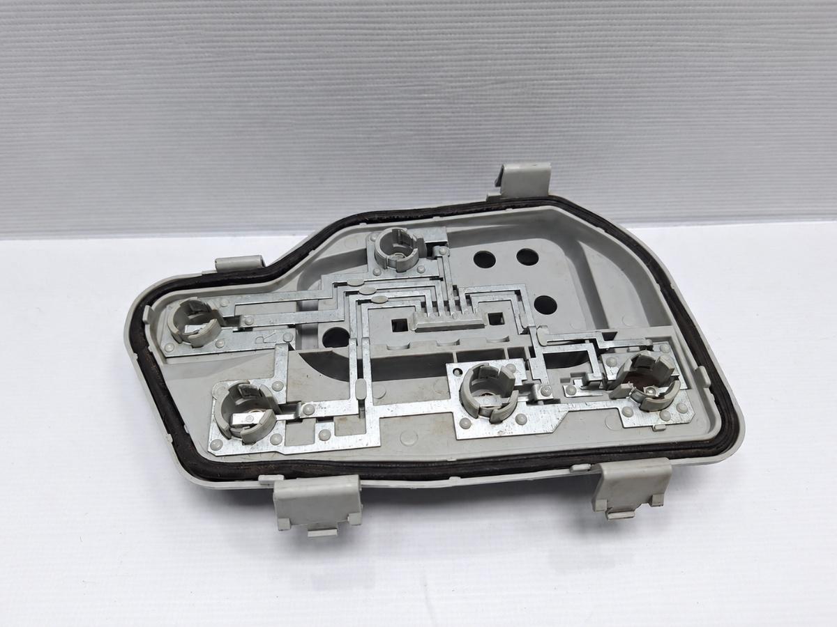 Soclu suport becuri stop dreapta spate VOLKSWAGEN POLO 9N1 2001 - 2005 NON FACELIFT 6Q6945258A