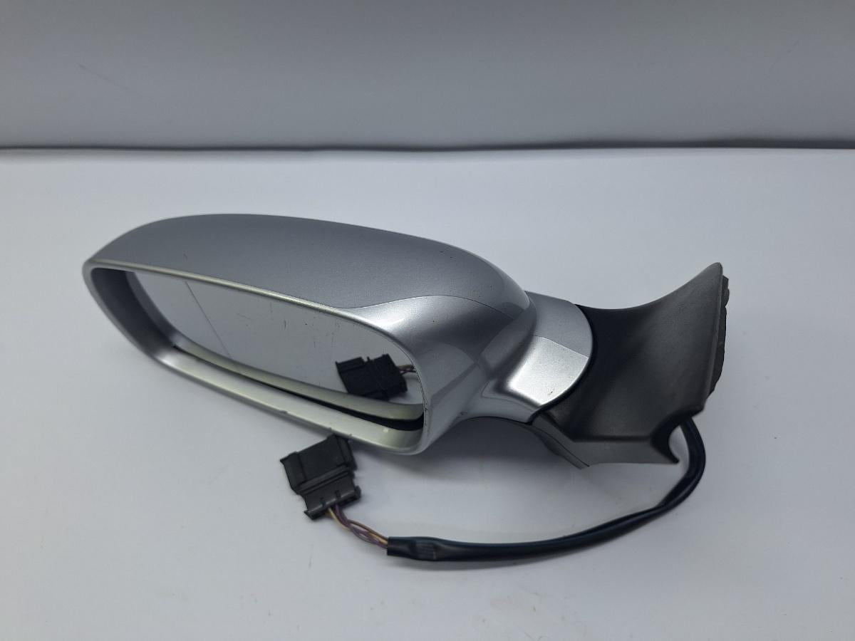 Ornamente oglinda retrovizoare stanga VOLKSWAGEN GOLF IV Variant 1J5 1999 - 2006 1.9 TDI ATD, AXR 1J0857933