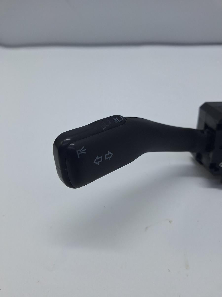 Maneta actionare stergatoare VOLKSWAGEN GOLF IV 1J1 1997 - 2007, VOLKSWAGEN GOLF IV Variant 1J5 1999 - 2006 1.9 TDI ATD, AXR 8L0953513G 4B0953503H