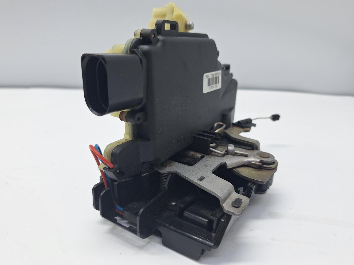 Broasca usa stanga fata VOLKSWAGEN GOLF IV Variant 1J5 1999 - 2006 1.9 TDI ATD, AXR 3B1837015Q