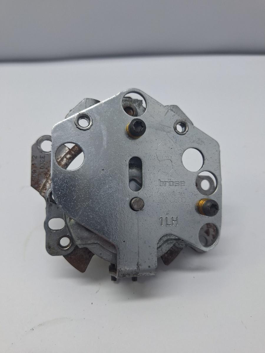 Ansamblu reglaj scaun pe inaltime stanga fata VOLKSWAGEN GOLF IV Variant 1J5 1999 - 2006 1.9 TDI ATD, AXR VAG 900921-103 1J0881053D