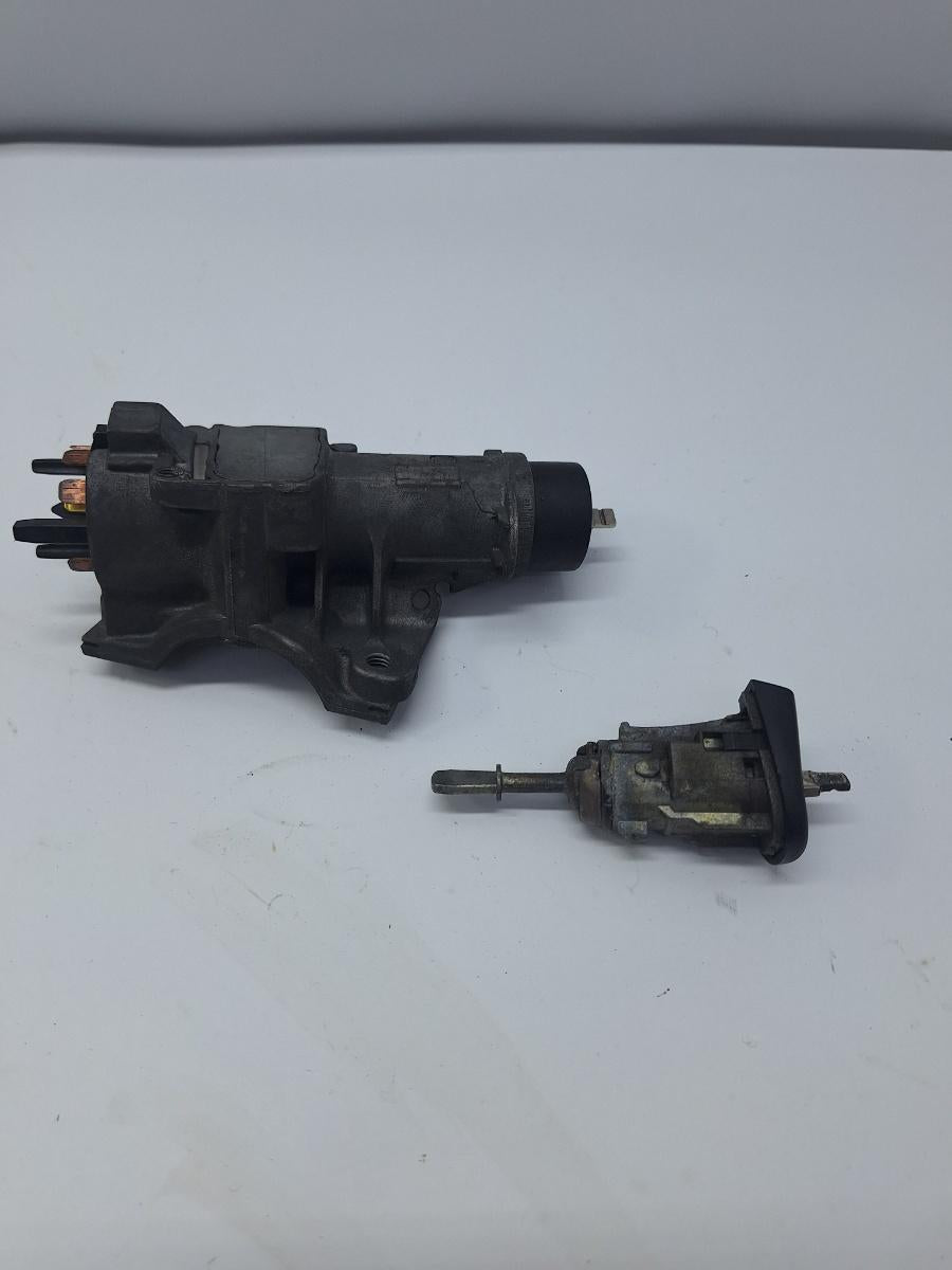 Contact de pornire VOLKSWAGEN GOLF IV Variant 1J5 1999 - 2006 1.9 TDI ATD, AXR VAG 4B0905851C