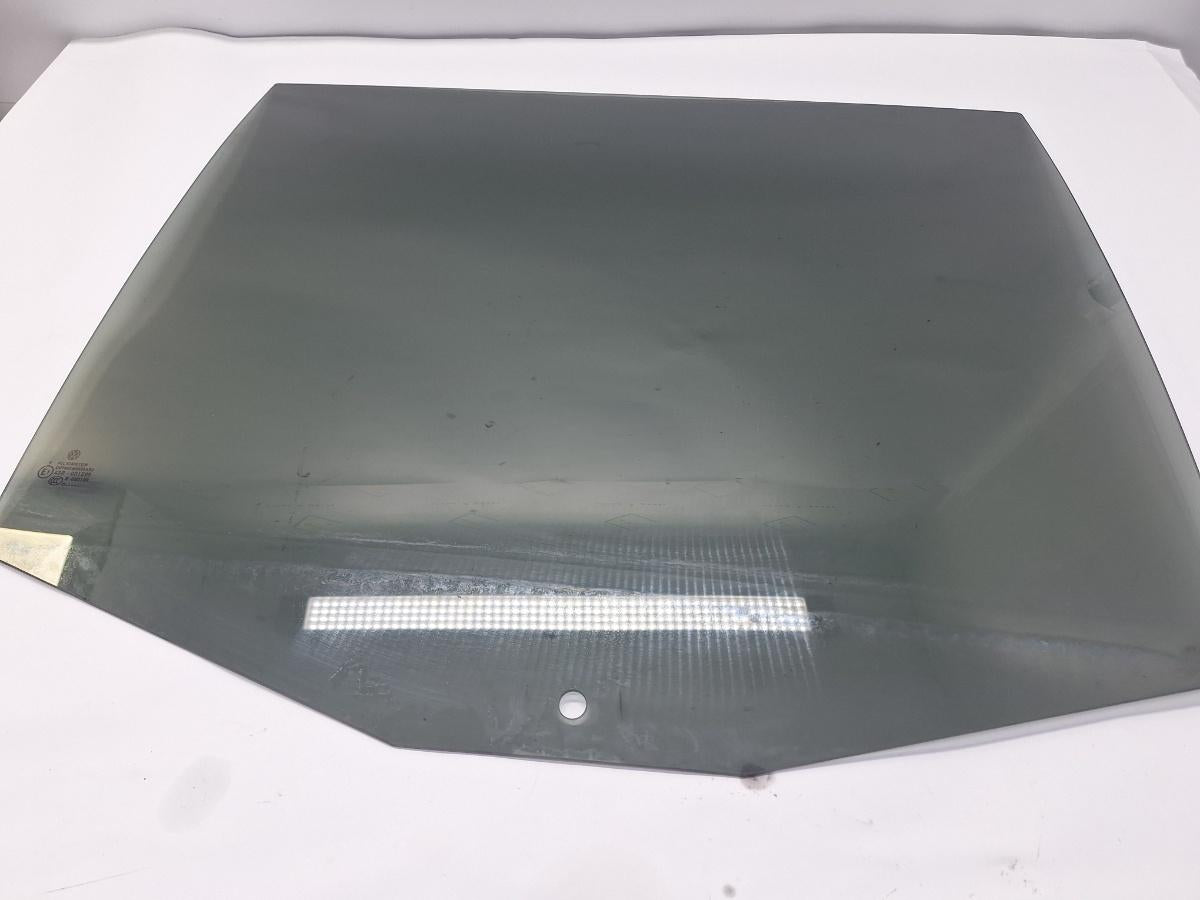 Geam portiera spate stanga spate VOLKSWAGEN TOURAN 1T3 2010 - 2015 2.0 TDI CFHC Pilkington 43R-001595
