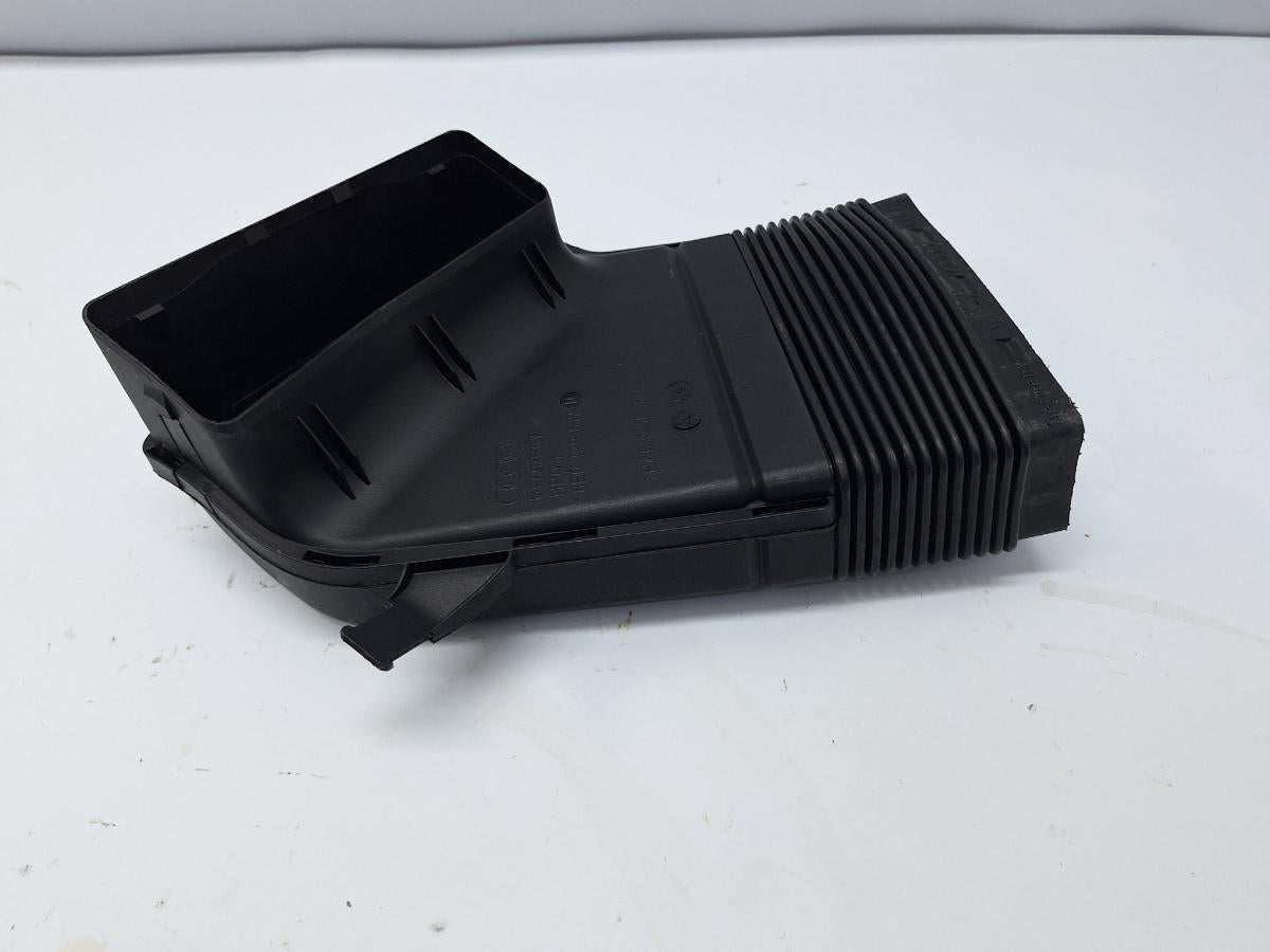 Furtun admisie aer AUDI A4 II 8E2, B6 2000 - 2005 1.9 TDI AVB, AUDI A4 III Avant 8ED, B7 2004 - 2008 1.9 TDI BKE, BRB 8E0129617D