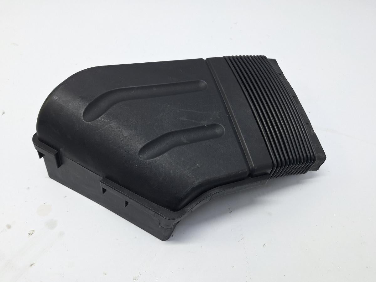 Furtun admisie aer AUDI A4 II 8E2, B6 2000 - 2005 1.9 TDI AVB, AUDI A4 III Avant 8ED, B7 2004 - 2008 1.9 TDI BKE, BRB 8E0129617D