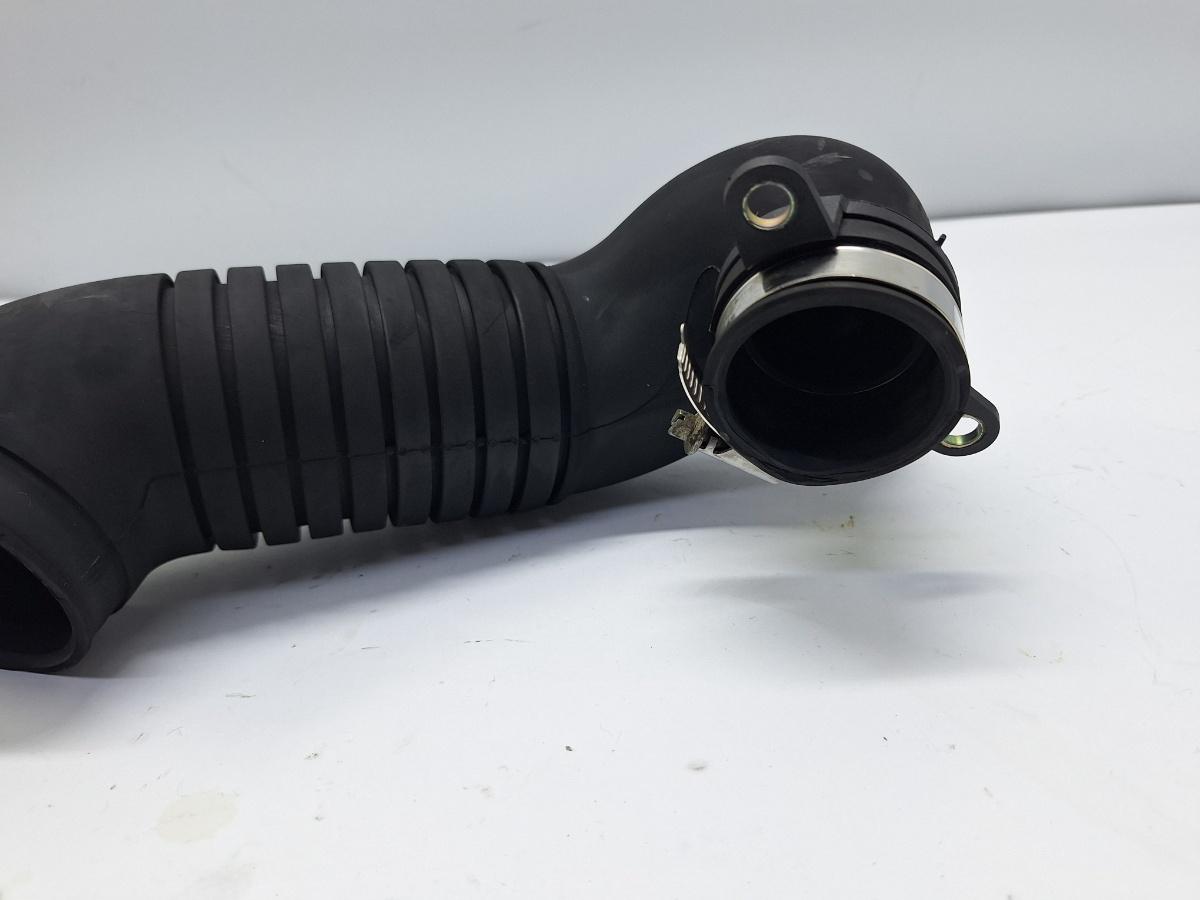 Furtun admisie aer turbo AUDI A4 II 8E2, B6 2000 - 2005 1.9 TDI AVB 8E0129615A