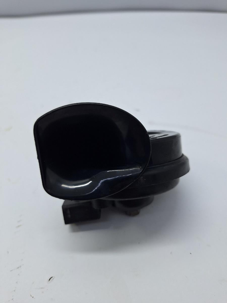 Claxon AUDI A4 II 8E2, B6 2000 - 2005 1.9 TDI AVB, AUDI A4 III 8EC, B7 2004 - 2008 2.0 TDI BPW 8E0951223