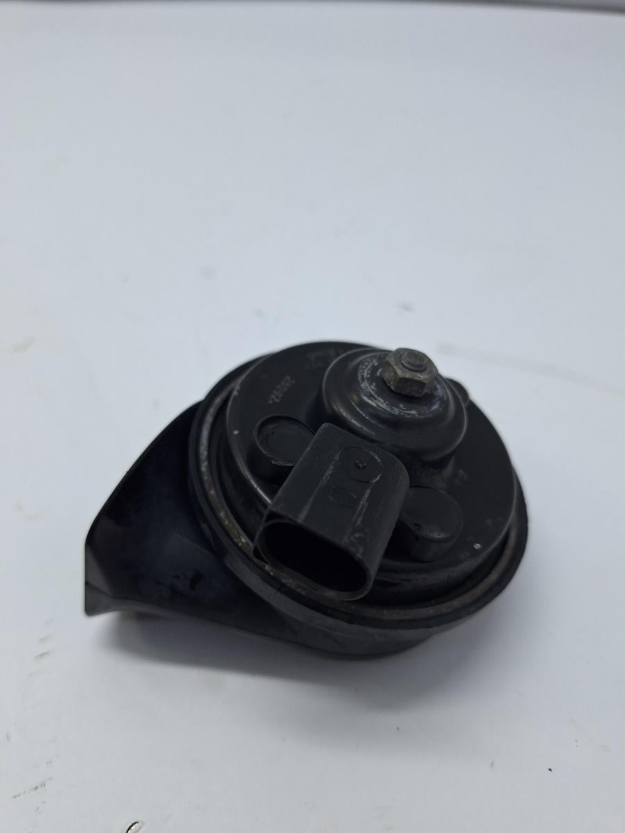 Claxon AUDI A4 II 8E2, B6 2000 - 2005 1.9 TDI AVB, AUDI A4 III 8EC, B7 2004 - 2008 2.0 TDI BPW 8E0951223