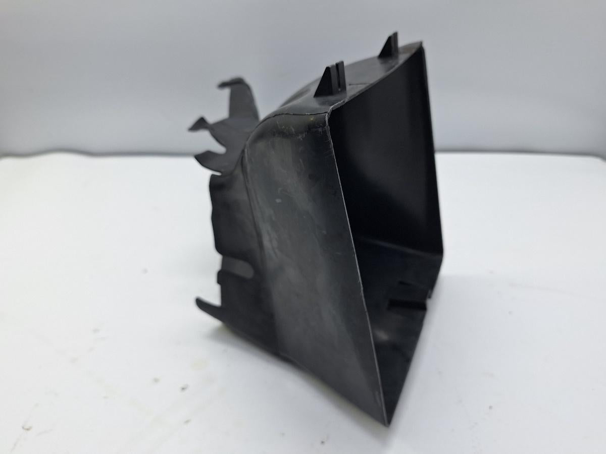 Deflector aer intercooler stanga AUDI A4 II 8E2, B6 2000 - 2005 1.9 TDI AVB, AUDI A4 III 8EC, B7 2004 - 2008 2.0 TDI BPW 8E0117335E