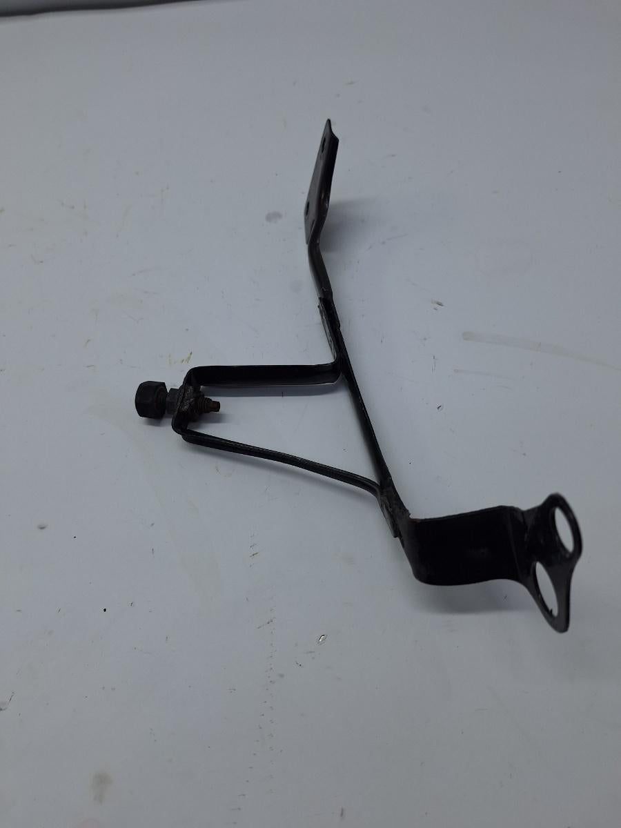Suport de montare far stanga AUDI A4 II 8E2, B6 2000 - 2005 1.9 TDI AVB 8E0805537