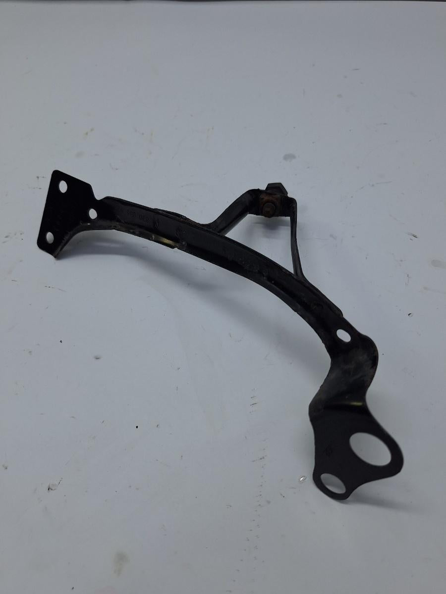 Suport de montare far stanga AUDI A4 II 8E2, B6 2000 - 2005 1.9 TDI AVB 8E0805537