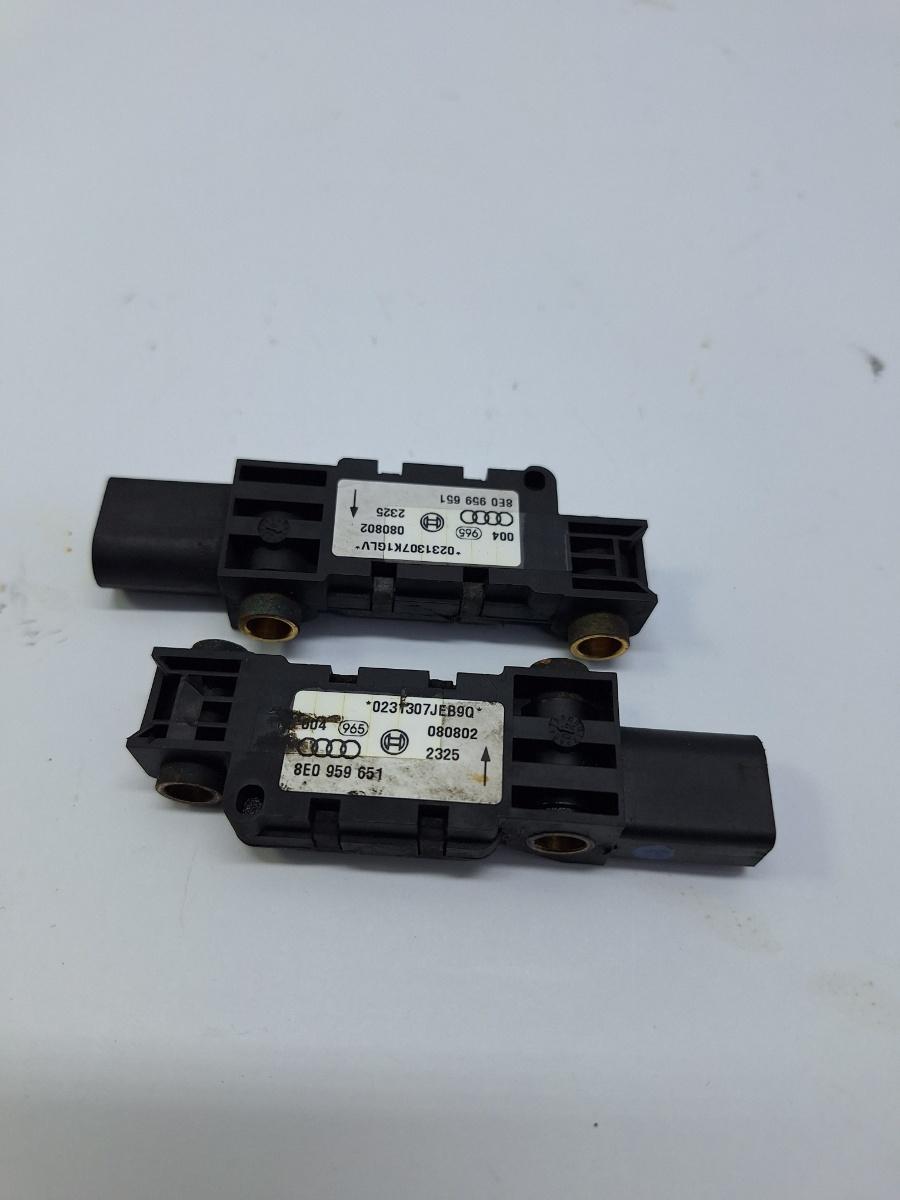 Senzor de impact airbag AUDI A4 II 8E2, B6 2000 - 2005 1.9 TDI AVB, AUDI A4 III 8EC, B7 2004 - 2008 2.0 TDI BPW 8E0959651
