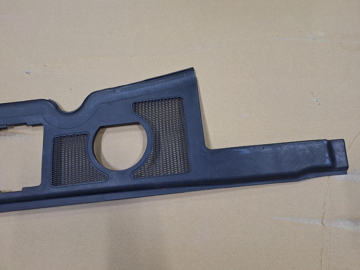 Capac peste baterie AUDI A4 II 8E2, B6 2000 - 2005 1.9 TDI AVB 8E1819417B