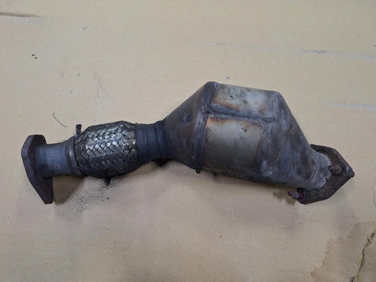 Catalizator AUDI A4 II 8E2, B6 2000 - 2005 1.9 TDI AVB 8E0131702N