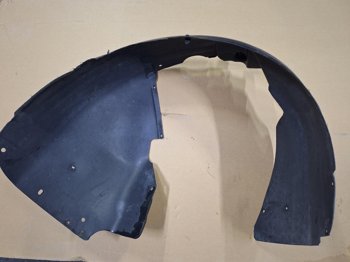 Carenaj roata fata stanga AUDI A4 II 8E2, B6 2000 - 2005 1.9 TDI AVB 8E0821171B