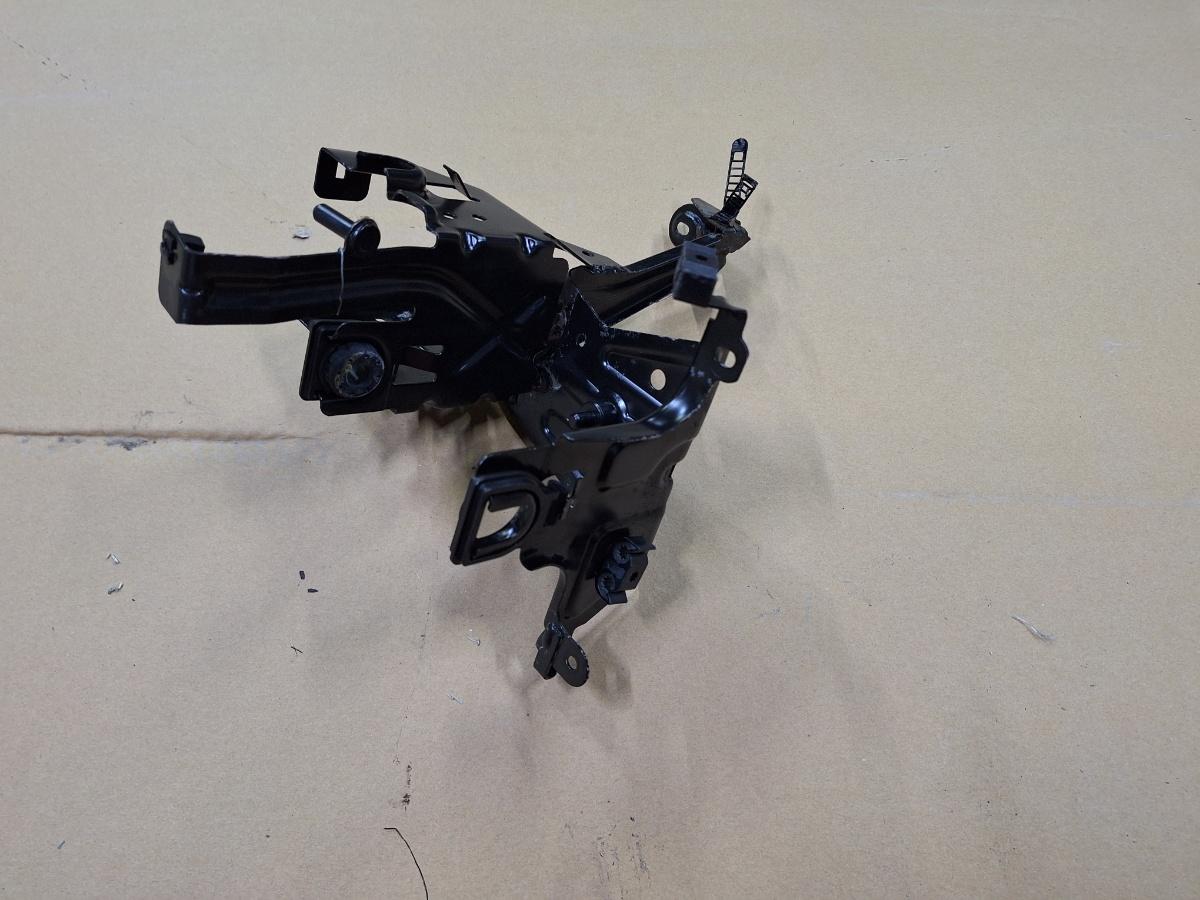 Suport pompa ABS AUDI A4 II 8E2, B6 2000 - 2005 1.9 TDI AVB 8E0614119G